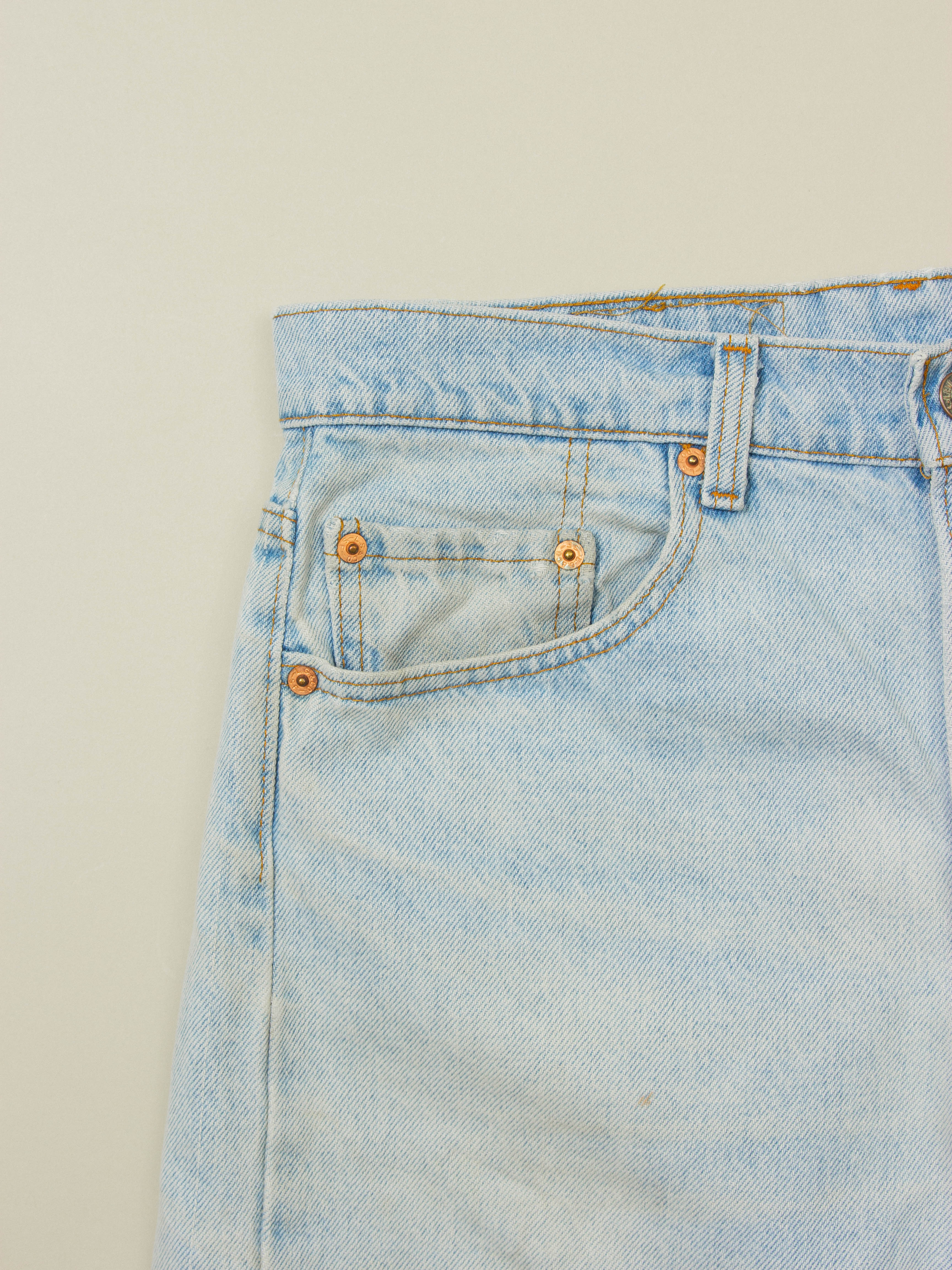 Vtg 1980s Levi's Denim Shorts - Made in USA (34") - Image 4