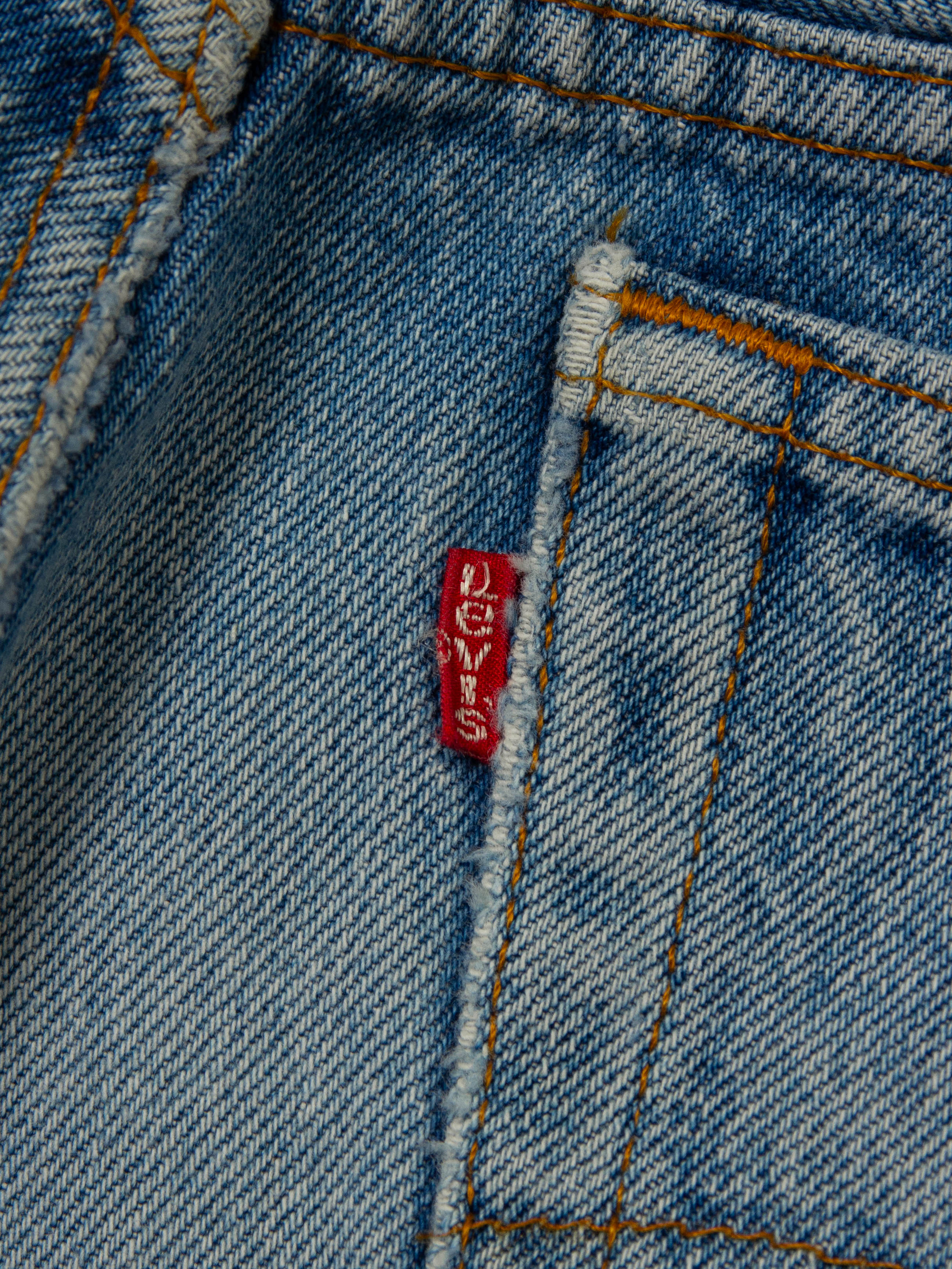 Vtg 1980s Levi's Shorts - Made in USA (36") - Image 4